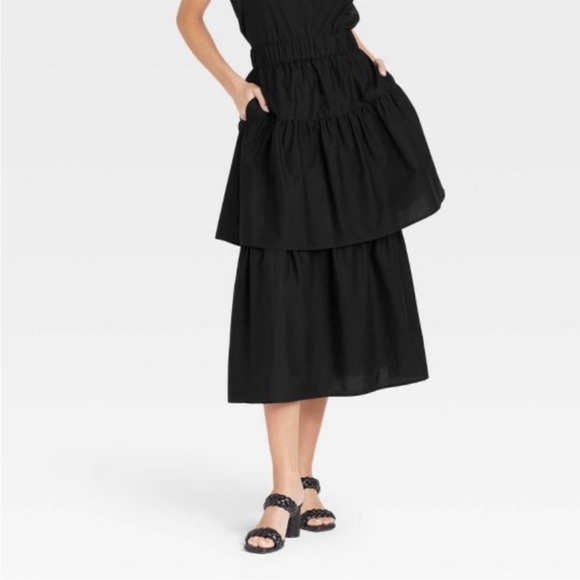 Who What Wear Dresses & Skirts - Who What Wear Black Midi Skirt light weight L